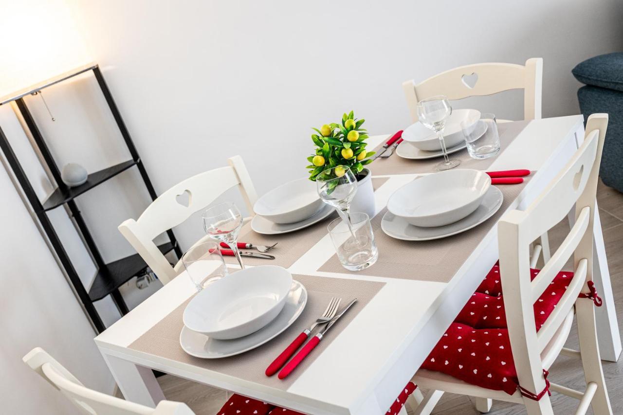 House Near Train StationA/C Apartment เซริอาเต ภายนอก รูปภาพ