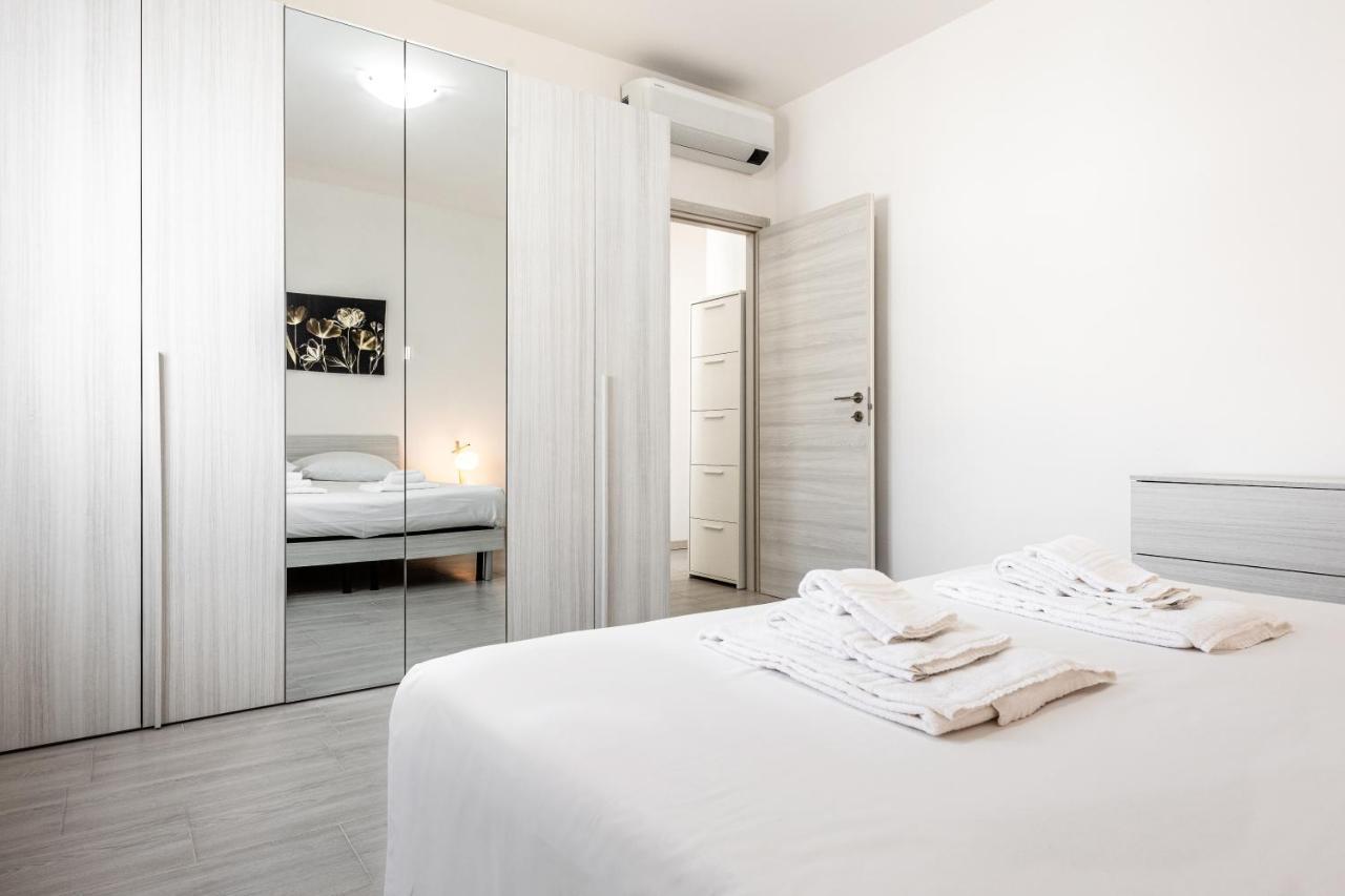 House Near Train StationA/C Apartment เซริอาเต ภายนอก รูปภาพ